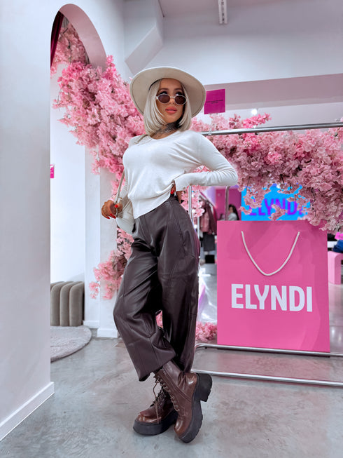 Megztinis su spaudėmis "GIRLS CLUB W2601" - SMĖLINĖ