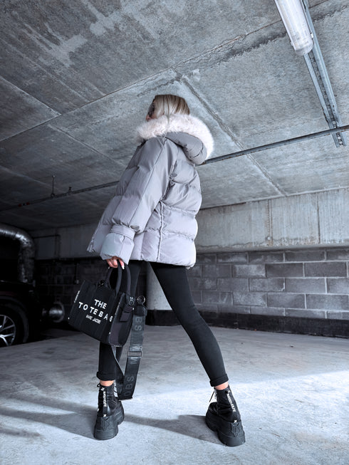 Pufīga, īsā virsjaka "FUSION AD611" - PELĒKA PRE-ORDER