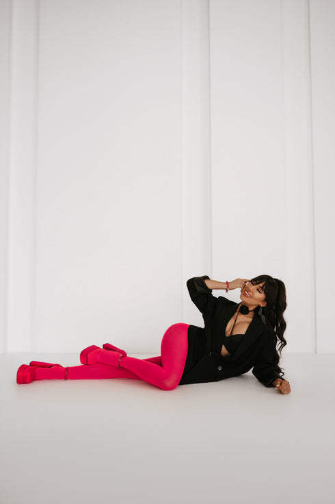 Oversize žakete ar melnām piedurkņu pogām - melna