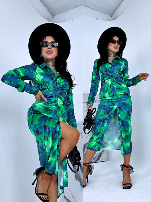 MIDI garuma kleita ar sasienamu dekoltē - zila ar zaļu