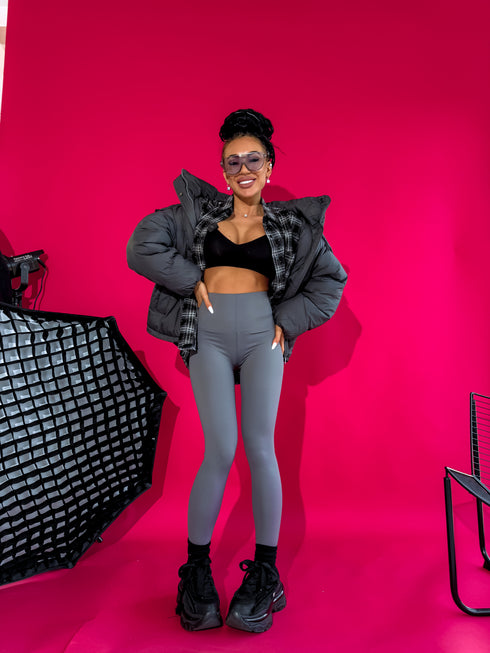 Gundantys tamprės su raišteliais 3286 - TAMSIAI PILKOS