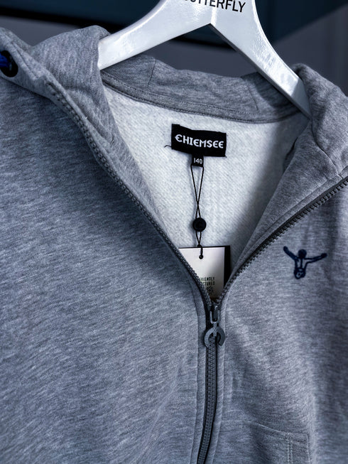 Chiemsee jaka ar rāvējslēdzēju (vecums 9-10g)