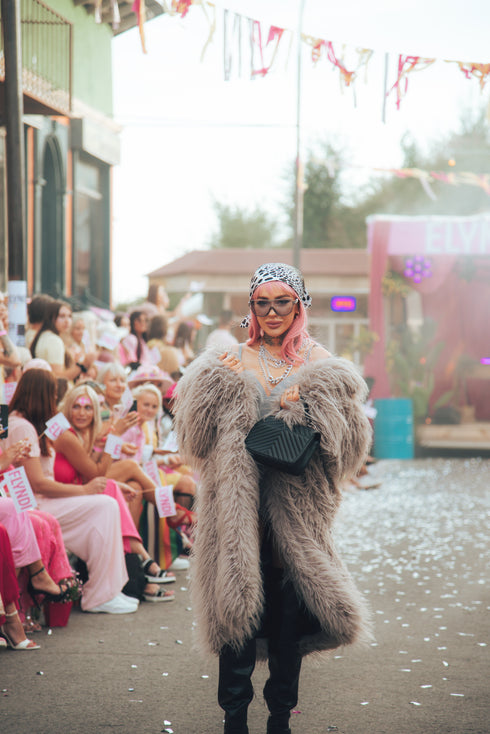 LUX mākslīgās kažokādas mētelis "ICY" LD05- kapučīno