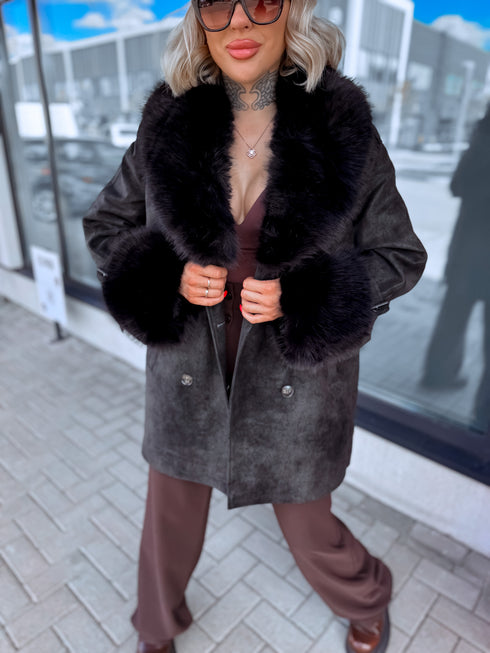 "GHOST TOWN 202332" coat - BLACK