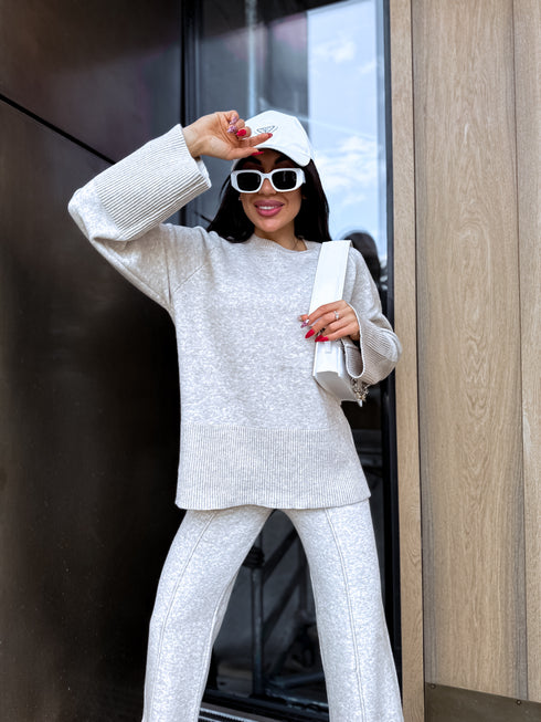 Adīts komplekts "SMOOTH LINES E5388" - GAIŠI BĒŠS