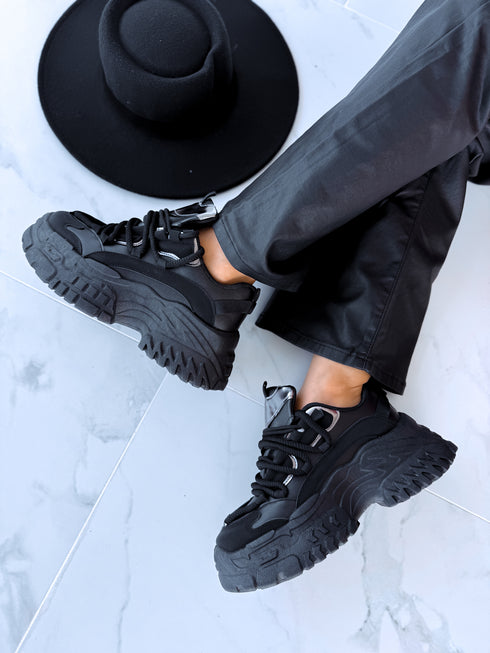 MELNAS botas ar augsto zoli "BRATZ"