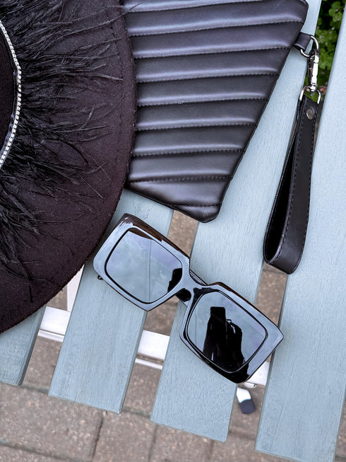 Square-Shaped Sunglasses CV3109 - BLACK