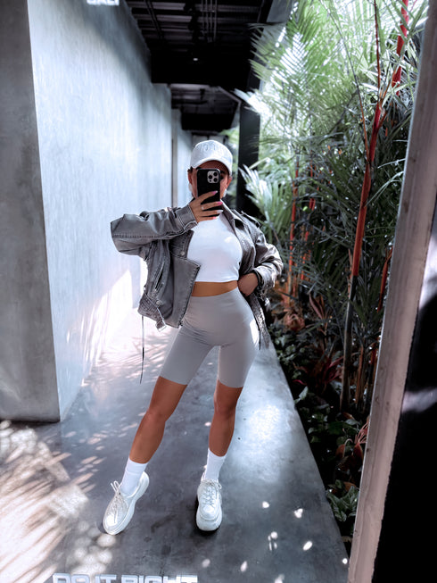 Deceptively High-Waisted Shorts with EXTRA High Waist - Light Gray