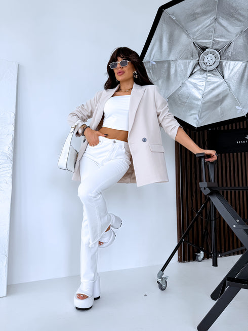 Оверсайз жакет с черными пуговицами на рукавах - бежевый