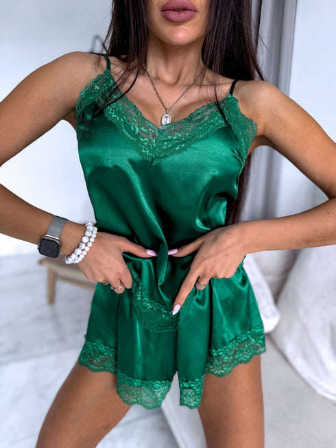 Зеленый атласный ночной комплект - топ + шорты