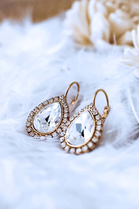 Auskari "Dimantu piliens"