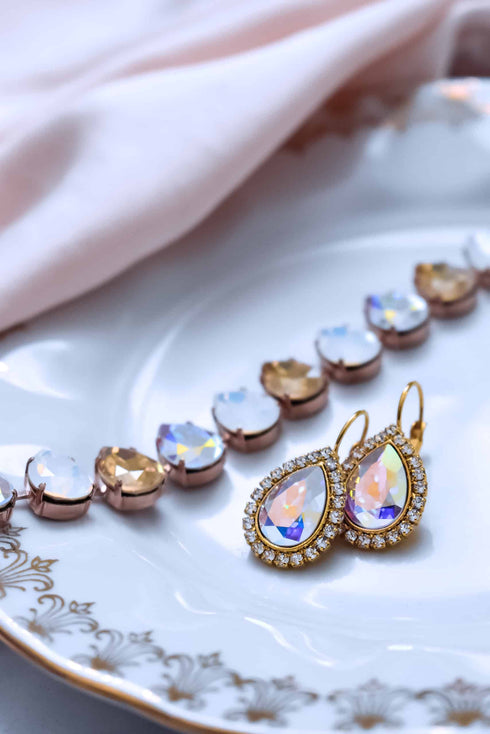 Auskari "Dimantu piliens"