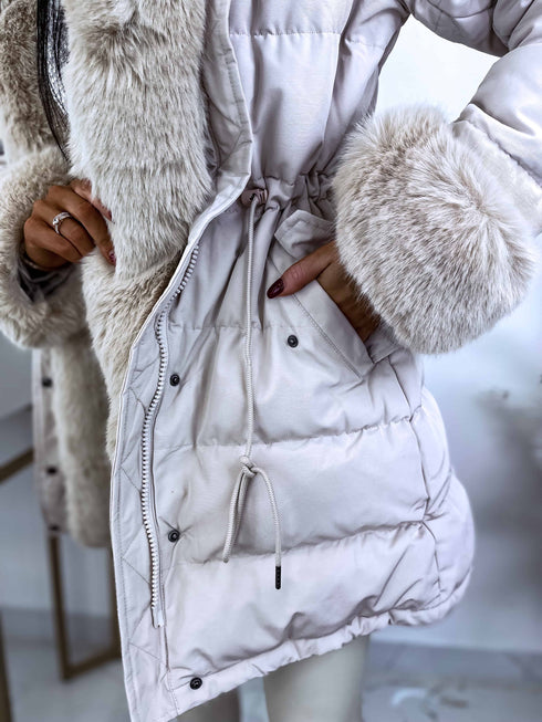 Puffy parka with fluff - light beige pre-order