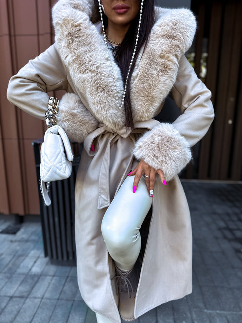 Mētelis ar pūku "CLOSURE" FC76 - bēšs PRE-ORDER