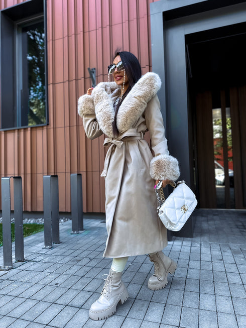 Mētelis ar pūku "CLOSURE" FC76 - bēšs PRE-ORDER