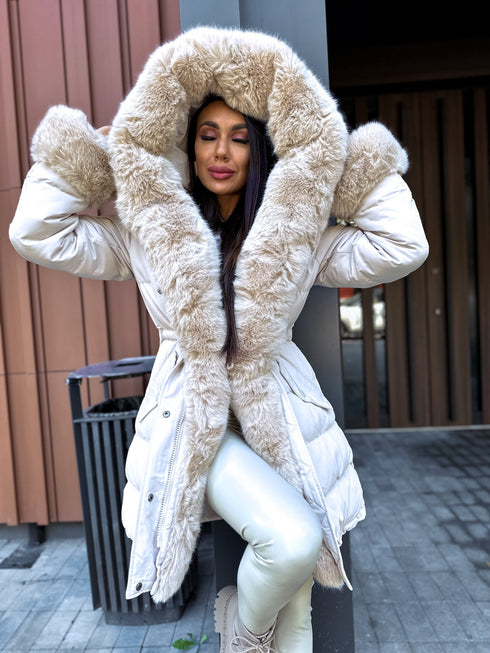 Puffy parka with fluff - light beige pre-order