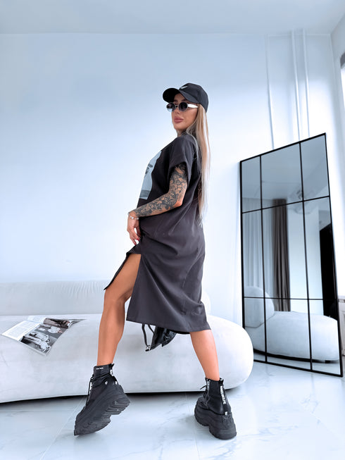 Kleita ar animāciju "DON'T THINK" - tumši pelēka