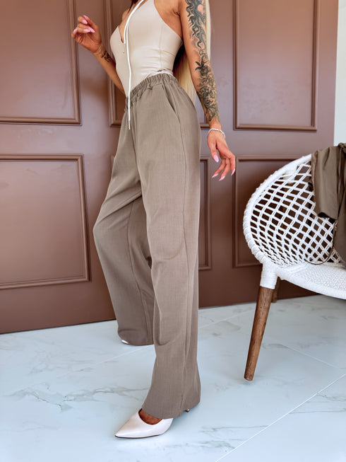 Komplekts "INTENSE 22666" - liemenė + kelnės - KAPUČĪNO