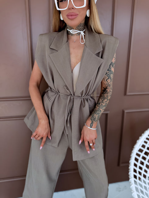 Komplekts "INTENSE 22666" - liemenė + kelnės - KAPUČĪNO