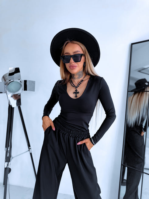 Топ с V-образным вырезом "JELLY BELLY VD1802" - ЧЕРНЫЙ