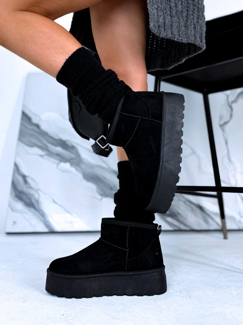BLACK ugg boots "CLASSIC BEAR"