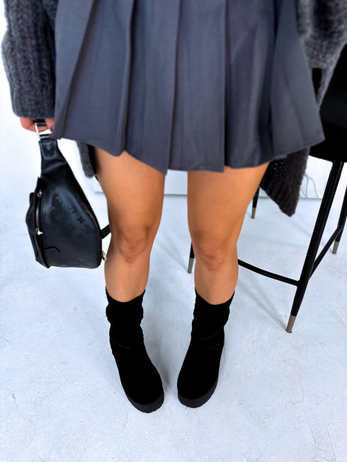 BLACK ugg boots "CLASSIC BEAR"