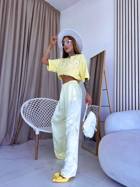 Футболка "THE FLOWER FLITTER" - ЖЁЛТАЯ