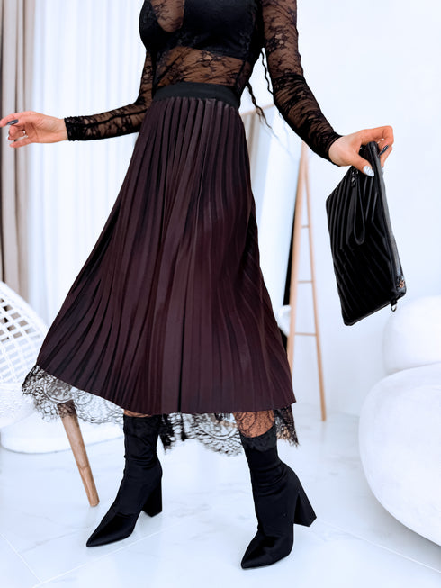 DIVPUSĒJI, GOFRĒTI svārki ar melnu tillu - CHOCO