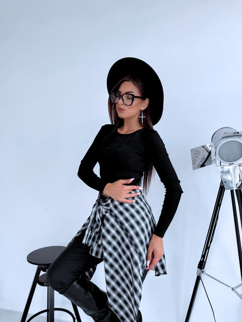 Knitted top "UNLIKELY ZS33" - BLACK