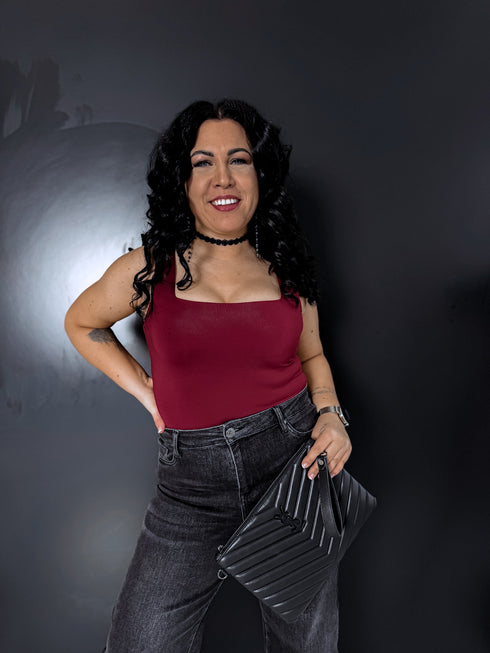 Bordeaux, basic top with a square neckline