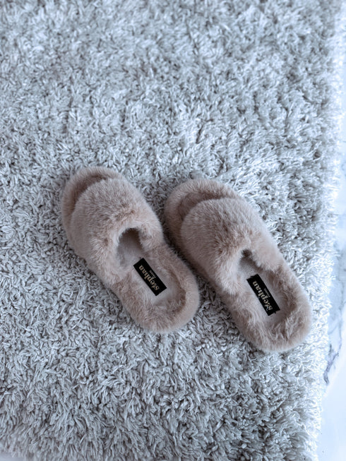 Пушистые тапочки на высокой подошве - бежевые