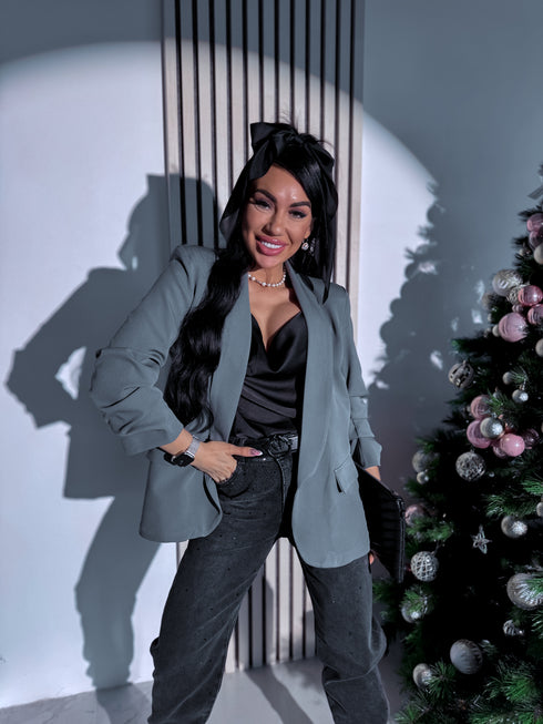 Pilka, VIENAS DYDIS švarkas + juodas viršus