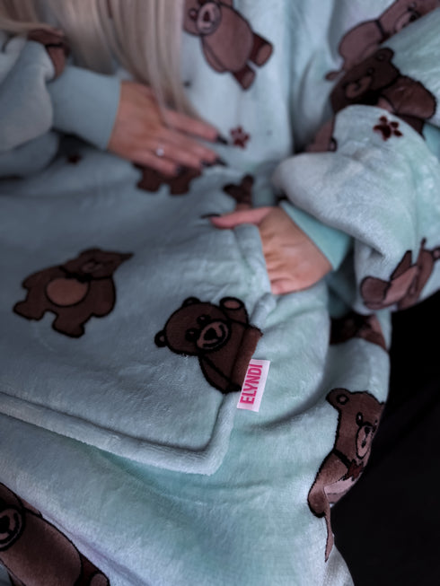 ELYNDI Lux blanket Sweater "BEAR"