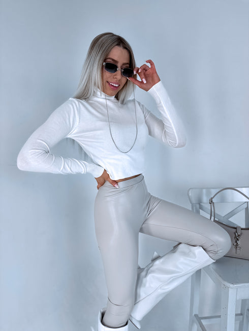Classic turtleneck - WHITE PRE-ORDER