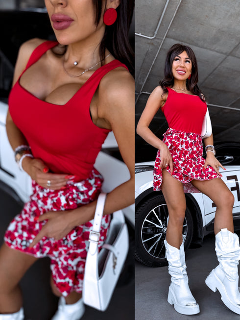 RED, basic top with square neckline