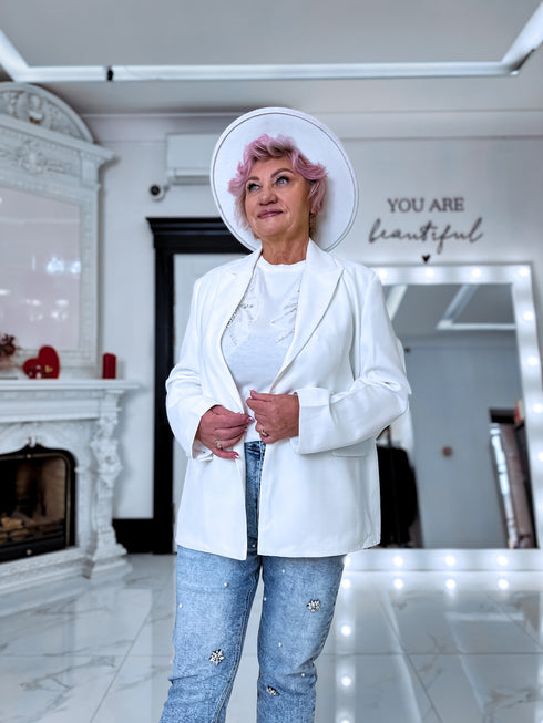 Oversize žakete ar melnām piedurkņu pogām - balta