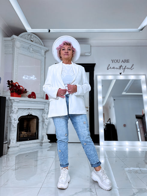 Oversize žakete ar melnām piedurkņu pogām - balta