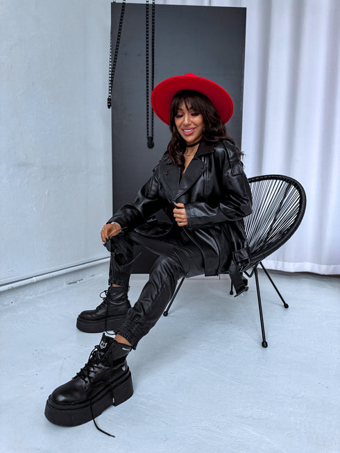 Куртка оверсайз из искусственной кожи с ремнем PU28 - черная