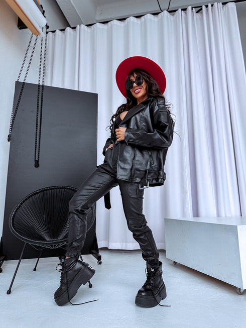 Куртка оверсайз из искусственной кожи с ремнем PU28 - черная