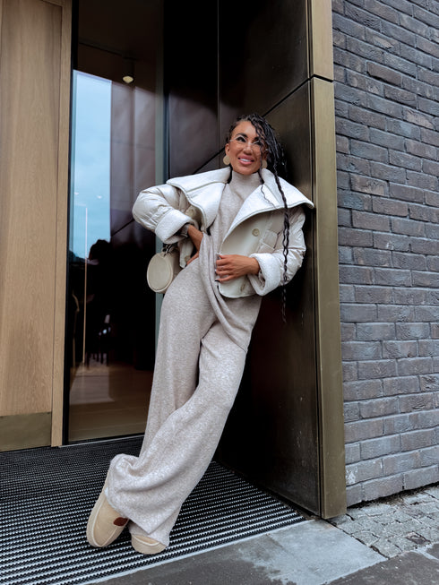 Короткая куртка "VANILLA WORLD"