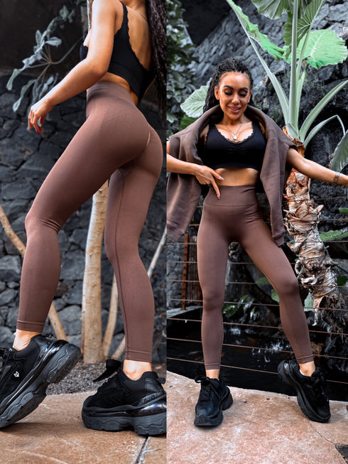 Leggings with back ruching "Riekstiņš" - CHOCO