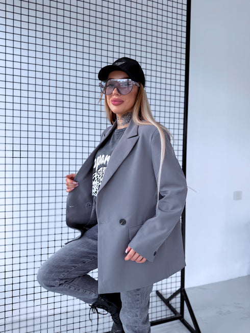 Oversize žakete ar melnām piedurkņu pogām - pelēka