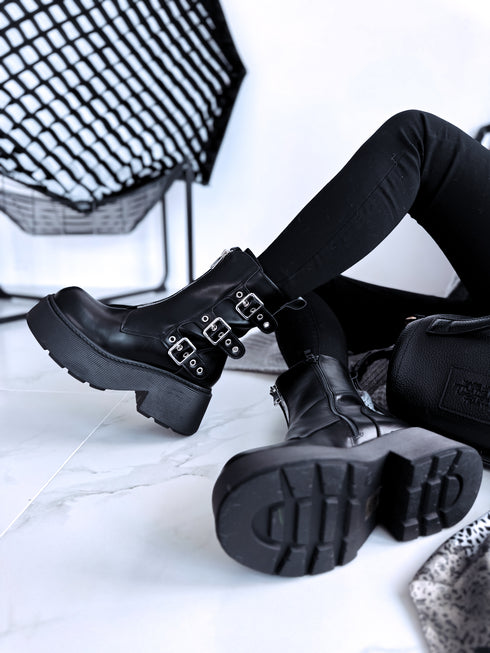 Zābaki ar dekoratīvo rāvējslēdzēju "BUCKLE Y2075" - MELNI