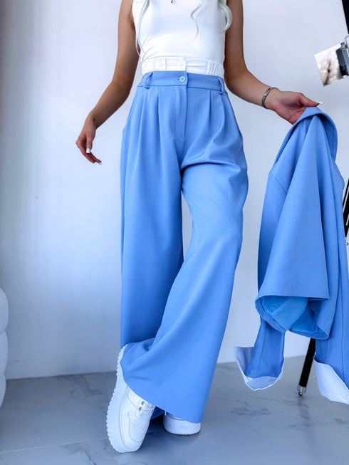 "MAJORY 74" komplekts - žakete + bikses - DEBESS ZILS