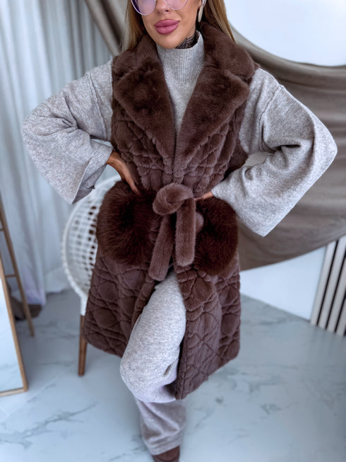 Мягкая, удлинённая жилетка "LION LM7201" - КАПУЧИНО