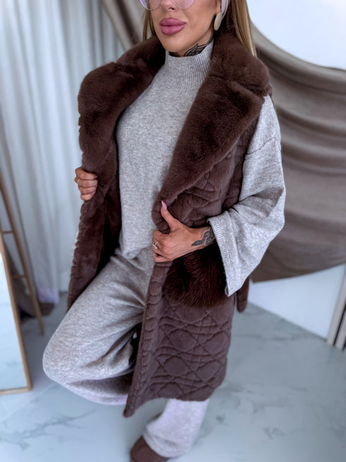 Мягкая, удлинённая жилетка "LION LM7201" - КАПУЧИНО