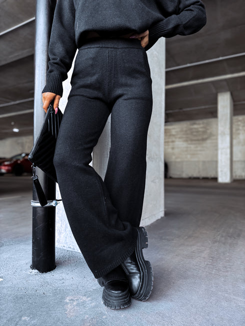 Knitted Set "AUTUMN E5389" - BLACK