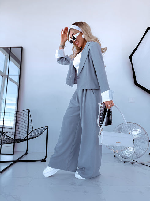 "MAJORY 74" комплект - жакет + брюки - СЕРЫЙ