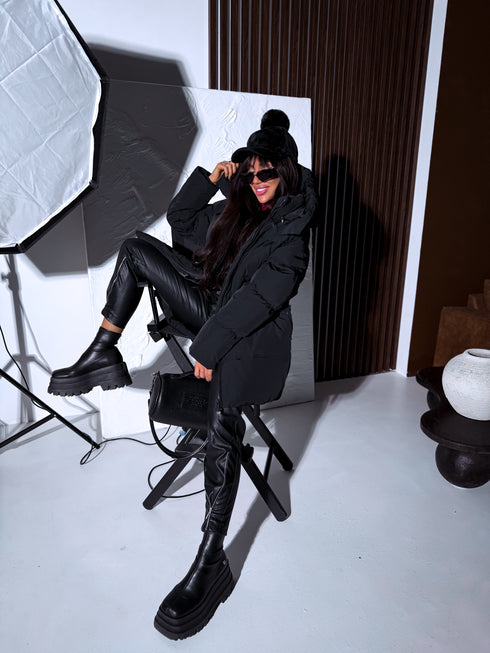 Extended jacket "Mākonis" - black