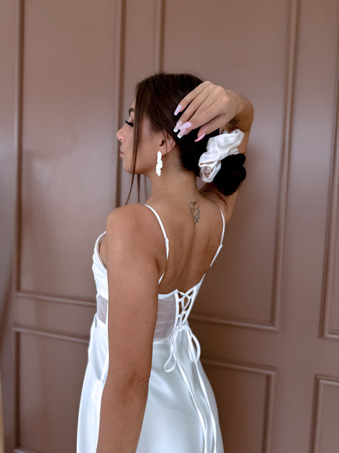 Atlasa plaukų gumytė - ŠVIESI SMĖLIO SPALVOS